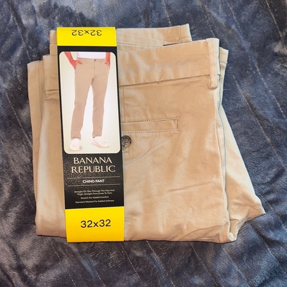 Banana Republic Khaki Men’s Pants NWT - Picture 1 of 3
